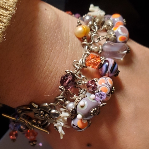 Beautiful Dangling Bracelet - Picture 8 of 14